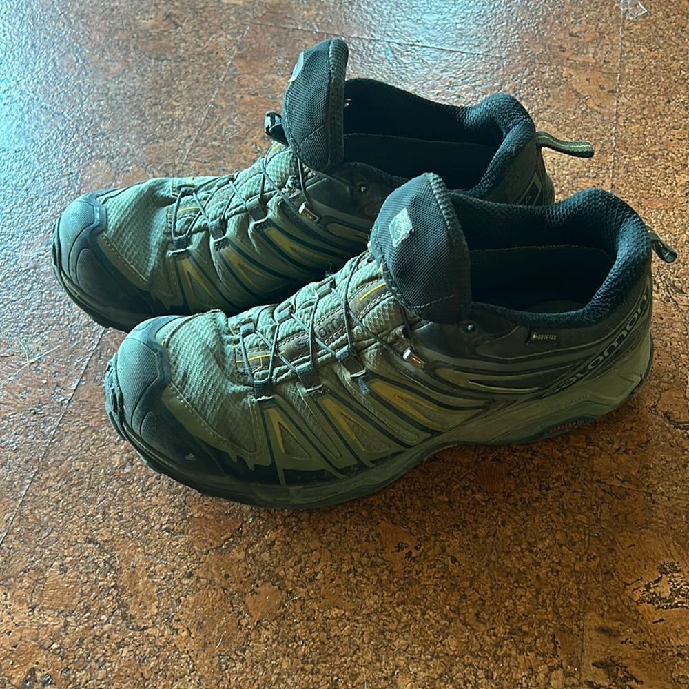 Salomon Men’s Hiking Boots - Size 10